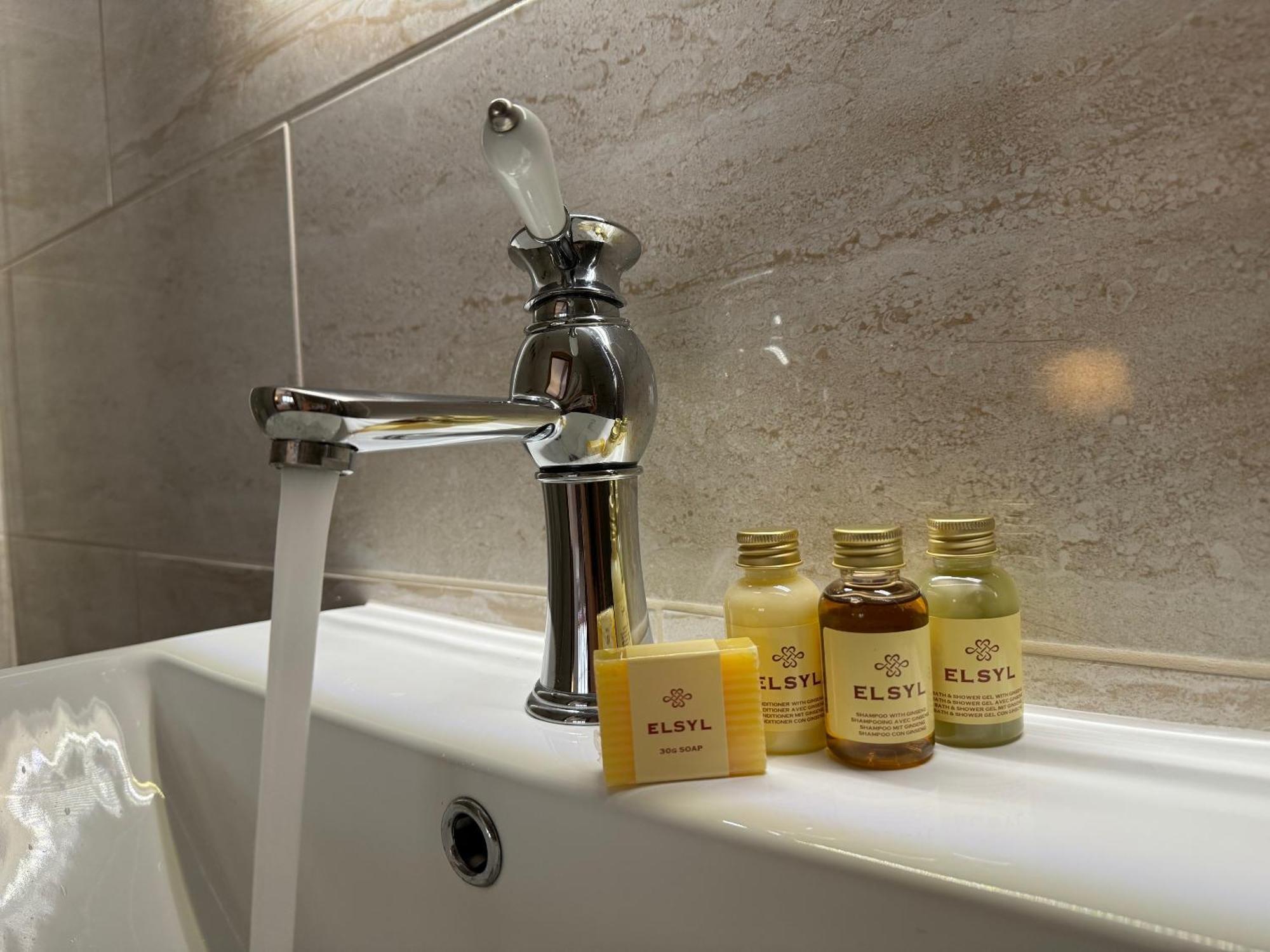 The Coach House Hotel Chedworth ภายนอก รูปภาพ